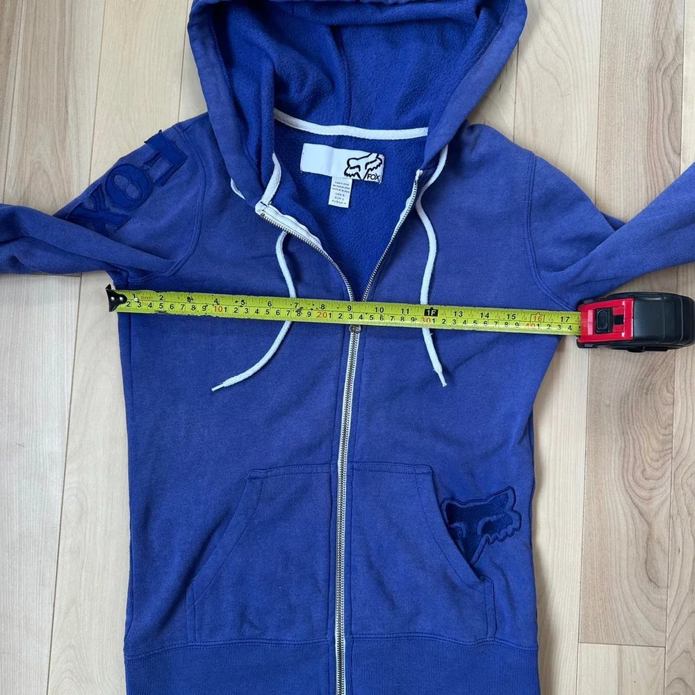 Fox Racing Y2K Zip-Up Hoodie – Vintage Slim Fit
Super cool slim-f - Picture 6 of 8